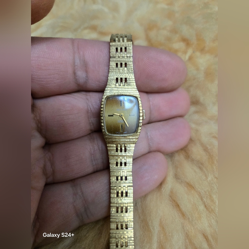 Montre Mecanique femme Waltham Swiss Made